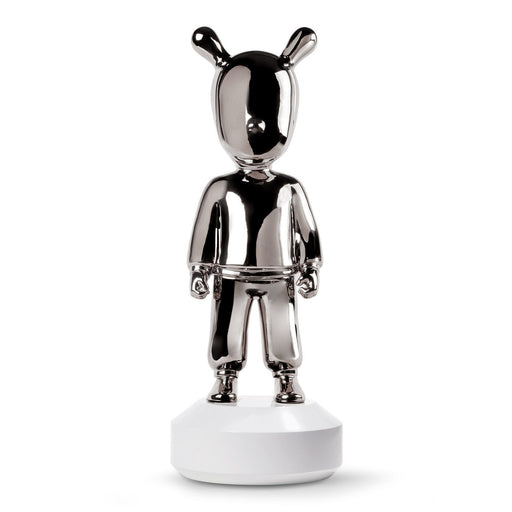 The Guest Figurine <br> 
Silver <br> 
(L 19 x W 19 x H 52) cm