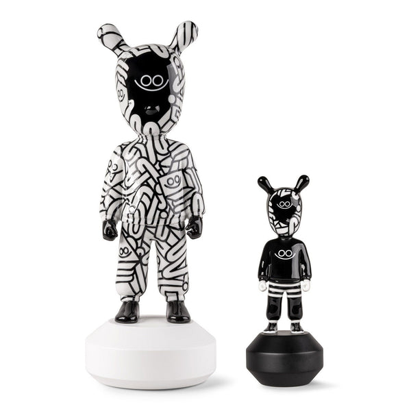 The Guest by Díaz-Faes Figurine <br> 
Black and White <br> 
Limited Edition <br> 
(L 11 x W 11 x H 30) cm