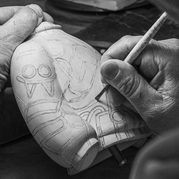 The Guest by Díaz-Faes Figurine <br> 
Black and White <br> 
Limited Edition <br> 
(L 19 x W 19 x H 52) cm