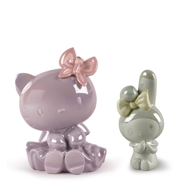 My Melody Figurine <br> 
(L 7 x W 7 x H 16) cm