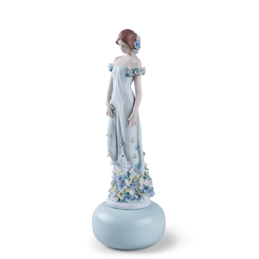 Haute Allure Refined Elegance Woman Figurine <br> 
Limited Edition <br> 
(L 15 x W 15 x H 31) cm