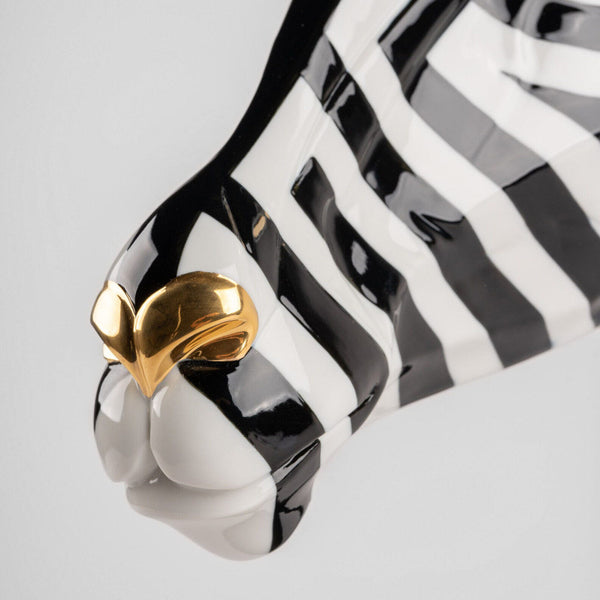 Antelope Mask Sculpture <br> 
(L 18 x W 39 x H 57) cm