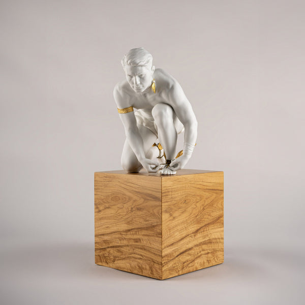 Hermes Figurine <br> 
(L 26 x W 23 x H 47) cm
