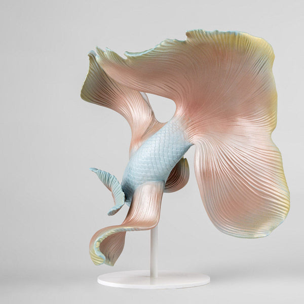 Left Betta Fish Sculpture <br> (L 22 x W 28 x H 33) cm