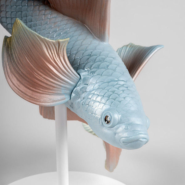Left Betta Fish Sculpture <br> (L 22 x W 28 x H 33) cm