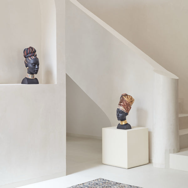 African Colors Sculpture
<br> (L 21 x W 15 x H 39) cm