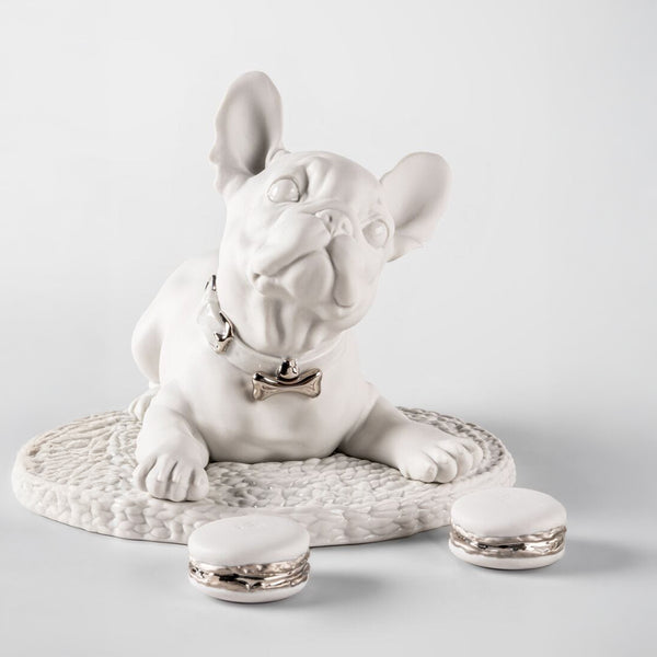 French Bulldog with Macarons Sculpture: Re-Deco <br> 
(L 35 x W 29 x H 24) cm