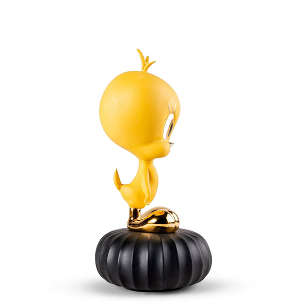 Tweety Sculpture <br> 
(L 15 x W 18 x H 30) cm