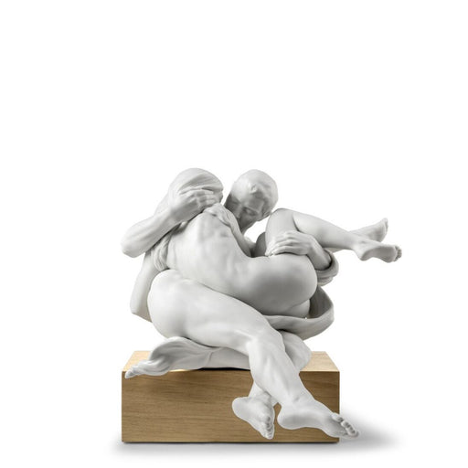 Together Couple Sculpture <br> 
(L 36 x W 32 x H 31) cm