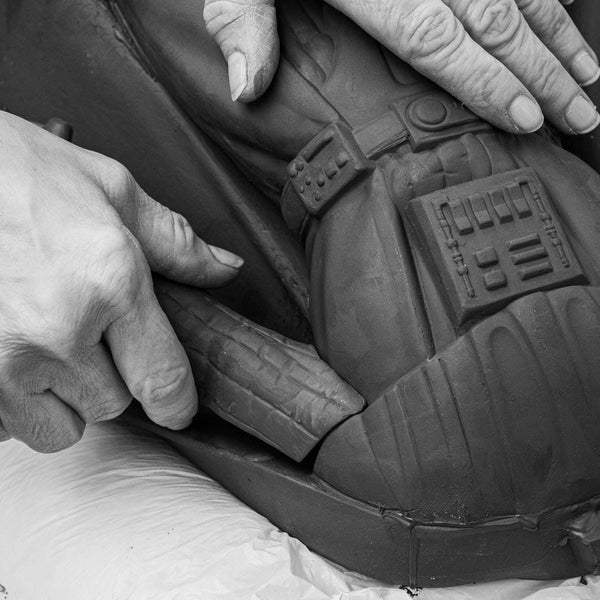 Darth Vader™ Sculpture <br> 
(L 29 x W 42 x H 40) cm