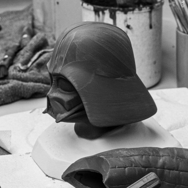 Darth Vader™ Sculpture <br> 
(L 29 x W 42 x H 40) cm