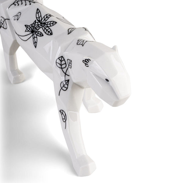 Jungle Panther Sculpture <br> 
(L 12 x W 50 x H 19) cm