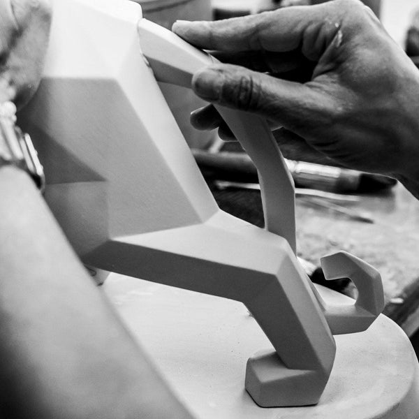 Jungle Panther Sculpture <br> 
(L 12 x W 50 x H 19) cm