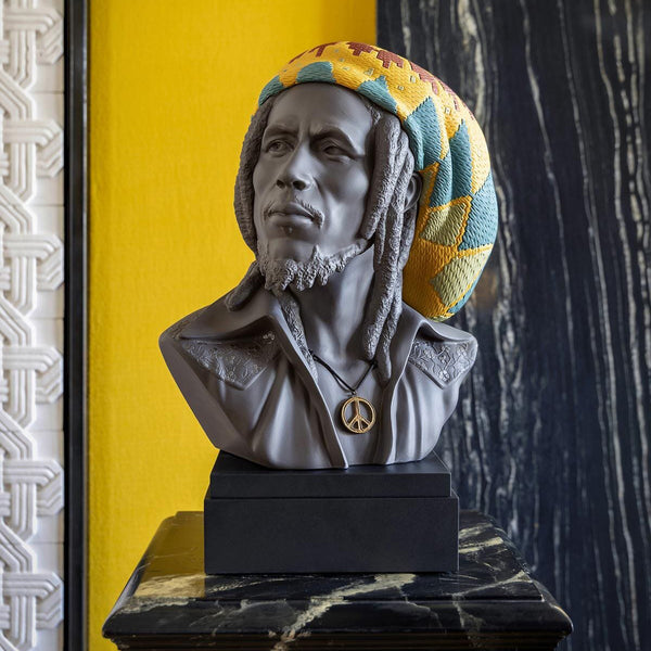 Bob Marley Sculpture <br> 
Limited Edition <br> 
(L 26 x W 30 x H 45) cm