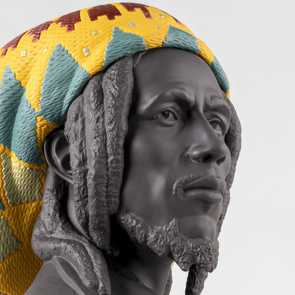 Bob Marley Sculpture <br> 
Limited Edition <br> 
(L 26 x W 30 x H 45) cm