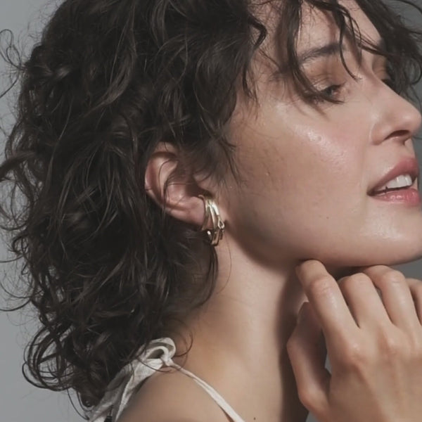 Lily Earrings <br>
Light Gold