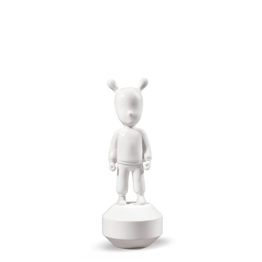 The Guest Figurine <br> 
White <br> 
(L 11 x W 11 x H 30) cm