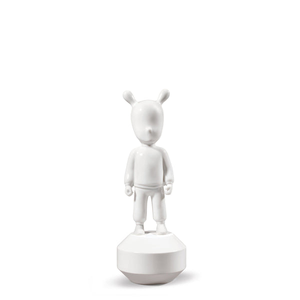 The Guest Figurine <br> 
White <br> 
(L 11 x W 11 x H 30) cm