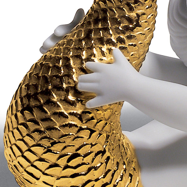 Playing at Sea Mermaid Figurine <br> 
(L 5 x W 12 x H 10) cm