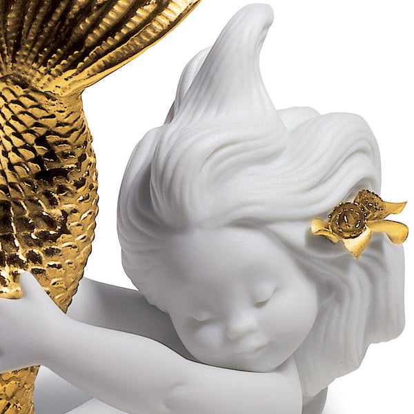 Playing at Sea Mermaid Figurine <br> 
(L 5 x W 12 x H 10) cm