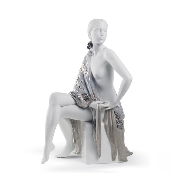 Nude Woman with Shawl Figurine <br> 
(L 27 x W 30 x H 43) cm