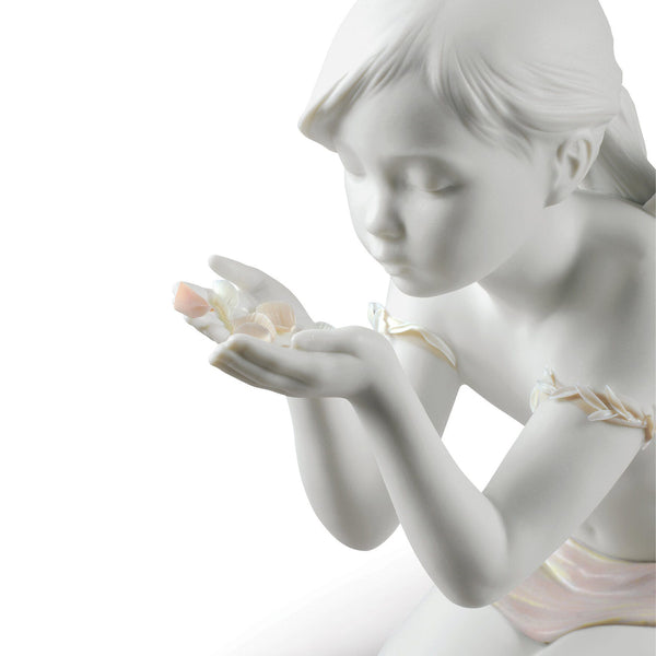 A Fantasy Breath Angel Figurine <br> 
(L 15 x W 26 x H 25) cm