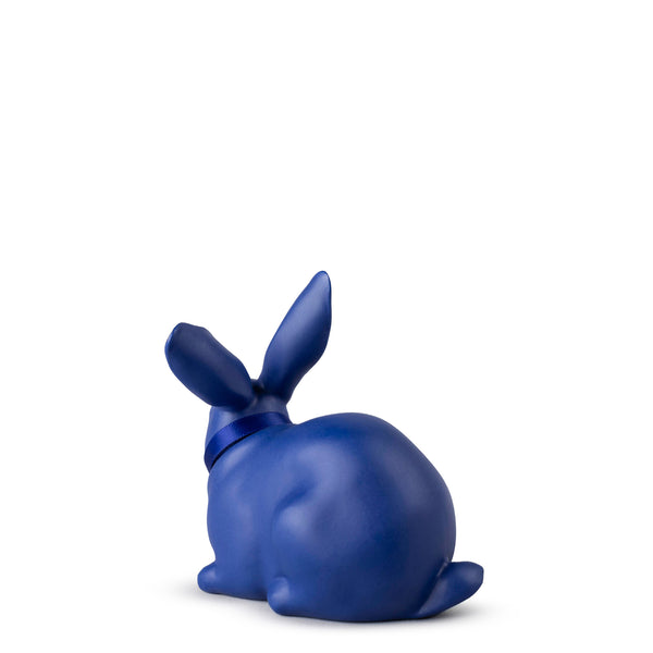 Attentive Bunny Sculpture <br> 
(L 7 x W 12 x H 11) cm