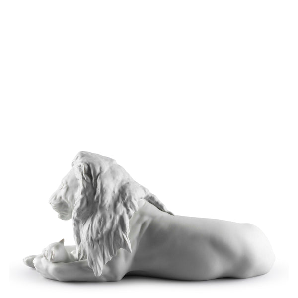 Lion with Cub Figurine <br> 
(L 23 x W 44 x H 21) cm