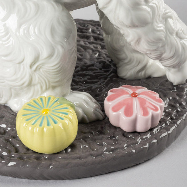 Poodle with Mochis Dog Figurine <br> 
(L 25 x W 22 x H 33) cm