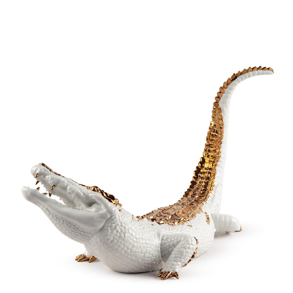 Crocodile Sculpture <br> 
(L 28 x W 68 x H 39) cm