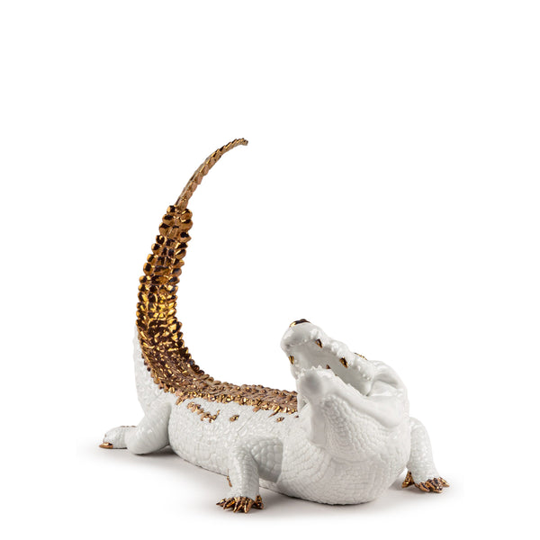 Crocodile Sculpture <br> 
(L 28 x W 68 x H 39) cm