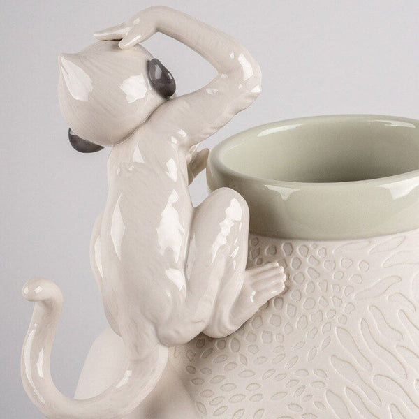 Monkey Vase <br> 
(L 24 x W 26 x H 42) cm