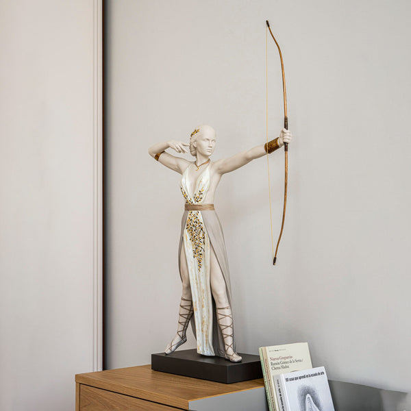 Diana Sculpture <br> 
(L 19 x W 47 x H 87) cm