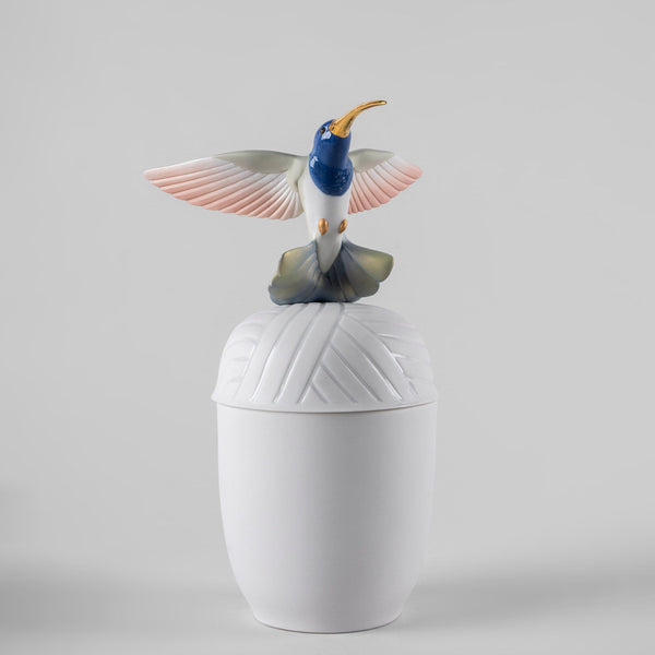 Hummingbird Box <br> 
(L 16 x W 18 x H 29) cm
