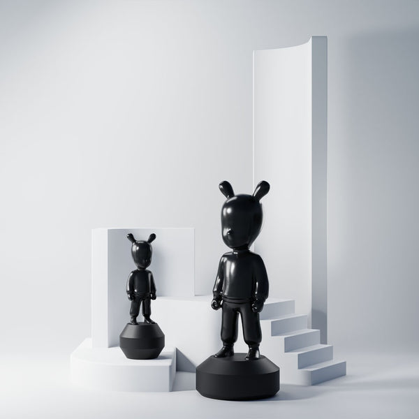 The Guest Figurine <br> Black <br> (L 11 x W 11 x H 30) cm
