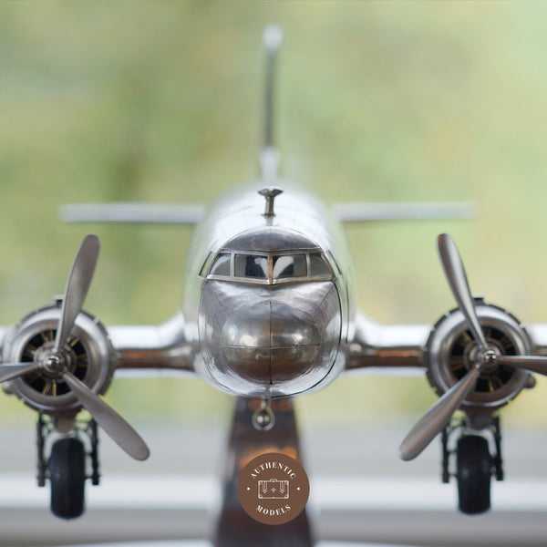 Dakota DC-3 <br> (L 98 x H 17) cm