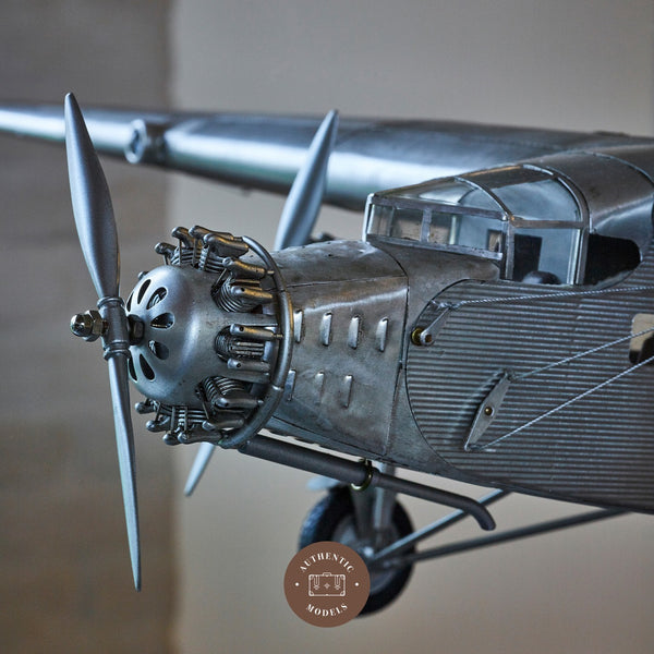 Ford Trimotor <br> (L 67 x H 20) cm