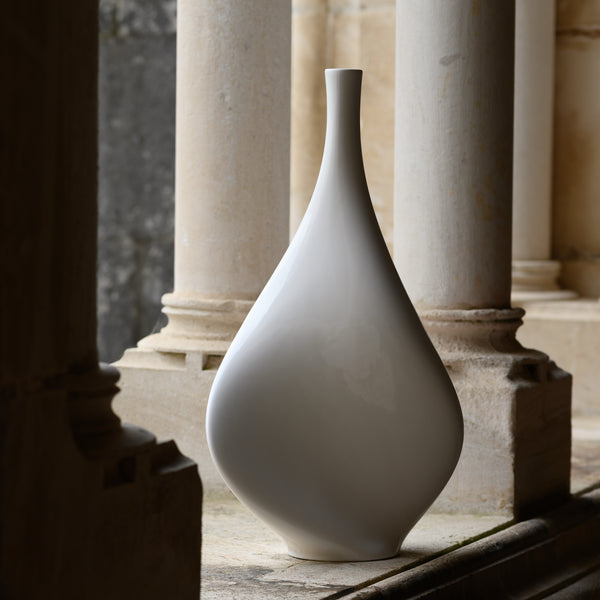 The Muse Vase <br> 
Glacier White
<br> (L 18 x W 31.5 x H 57) cm