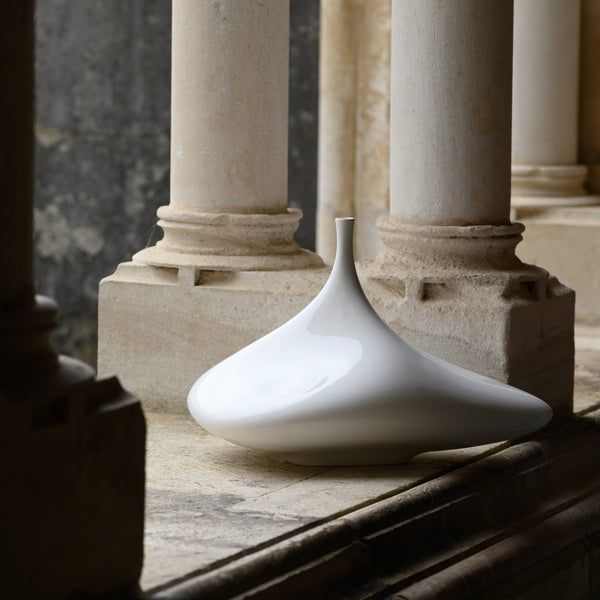 The Reverie Vase <br> 
Pearl White
<br> (L 27 x W 44 x H 29.5) cm