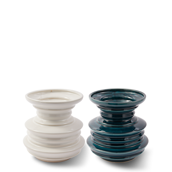 Stacked Plates Vase <br> 
White <br> 
(Ø 22.5 x H 23) cm
