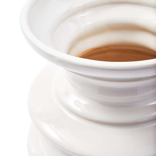 Stacked Plates Vase <br> 
White <br> 
(Ø 22.5 x H 23) cm