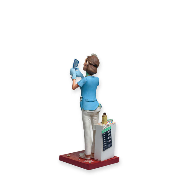 Lady Dentist <br> (L 9.5 x H 22.5) cm