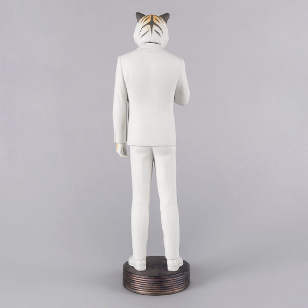Tiger Man Figurine <br> 
(L 10 x W 14 x H 44) cm