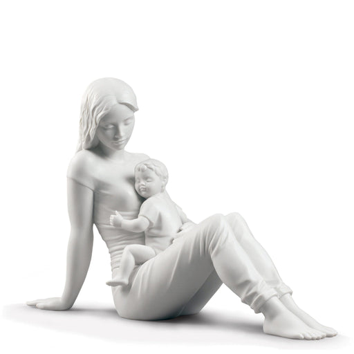 A Mother's Love Figurine <br> 
(L 14 x W 36 x H 25) cm