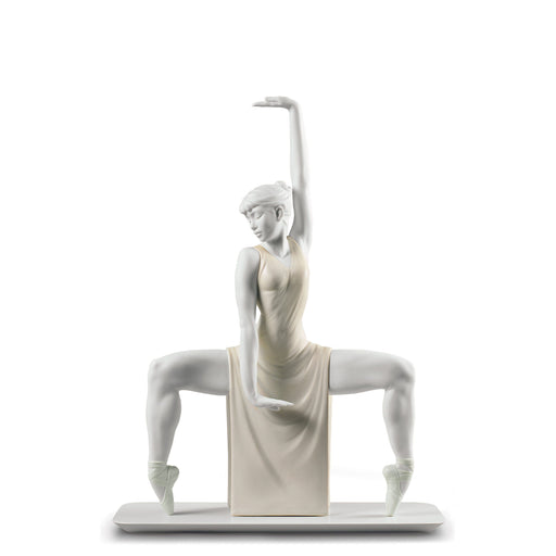 Contemporary Dancer Woman Figurine <br> 
(L 12 x W 32 x H 47) cm