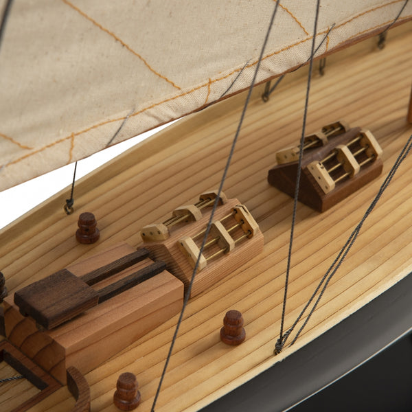 Sail Model 1898 <br> Dark Green <br> (L 67.3 x H 78) cm