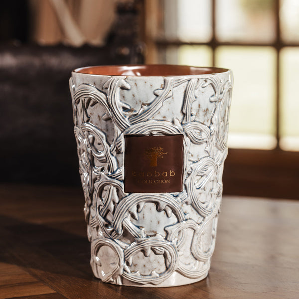 Brame Sylvanus Candle <br>
Bergamot, Absinthe, Indonesian Patchouli <br>
Limited Edition
<br> (H 16) cm