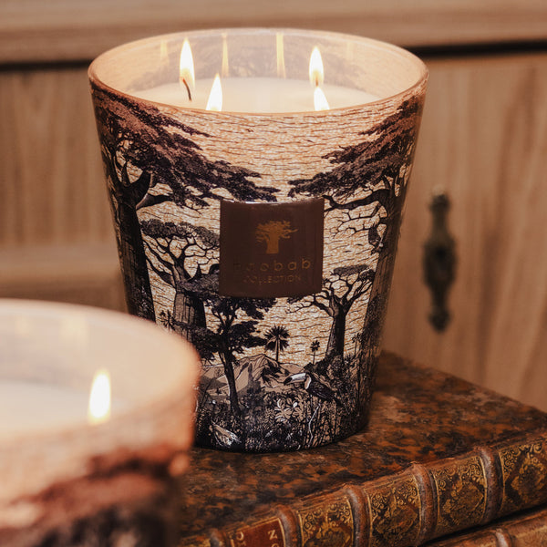 Sacred Trees Mankono Candle <br>
Cinnamon, Almond, Cedarwood
<br> (H 24) cm