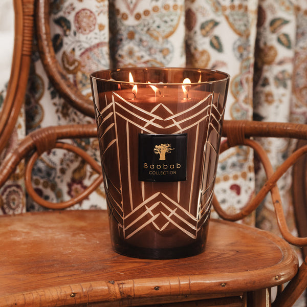 Heritage Fontenay Candle <br>
Incense, Cedarwood, Leather <br>
Limited Edition
<br> (H 10) cm