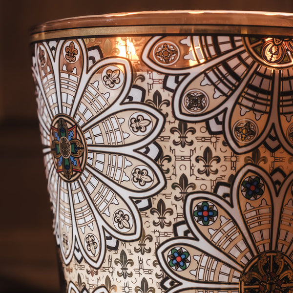 Rosace Candle <br>
Fir, Wood Fire, Vetiver <br>
Limited Edition
<br> (H 16) cm